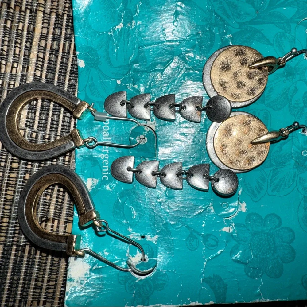 The Pioneer Woman Silver and Tan‎ Earring Trio